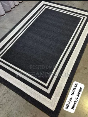 7x10fts Black/Beige Turkey Center Rug