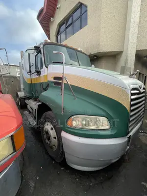 Mack Truck Vision 2003 Green