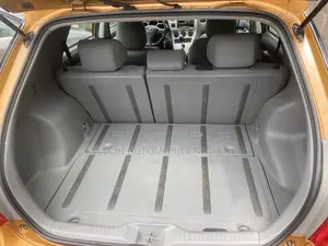 Toyota Matrix S Hatchback AWD (2.4L 4cyl 4A) 2012 Gold