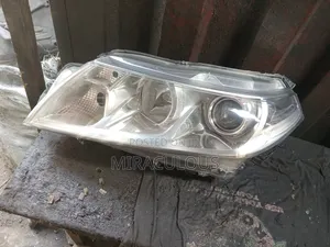Headlight Suzuki Vitara 2018 Model