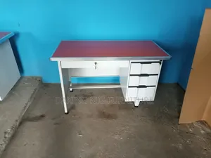 Metal Table 1.2ntrs