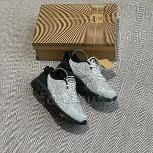 Pure Quality Luxury Men's Sneakers Well Branded Package