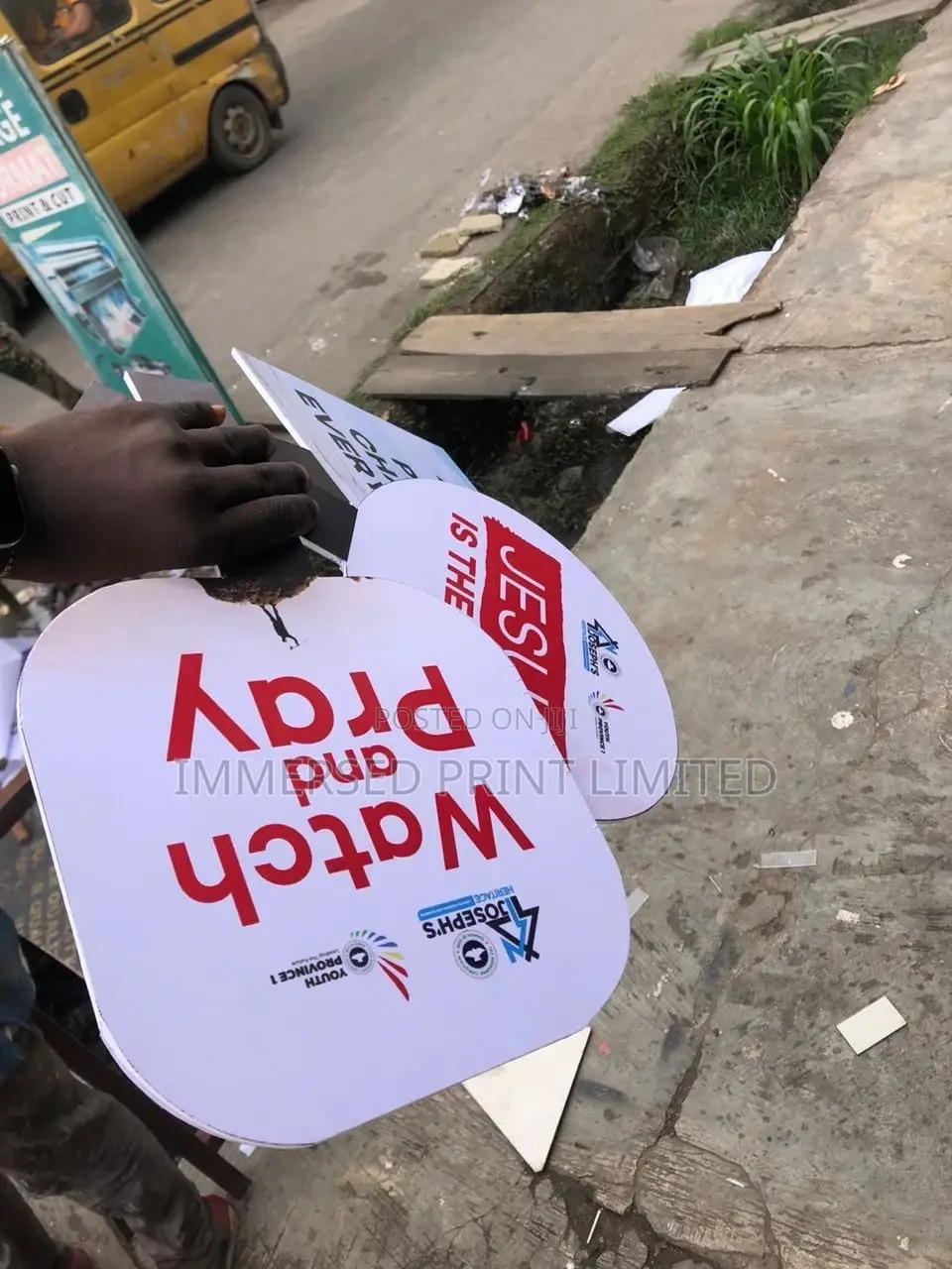 Props, Placards