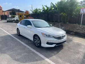 Honda Accord Touring 4dr Sedan FWD (3.5L 6cyl 6A) 2016 White