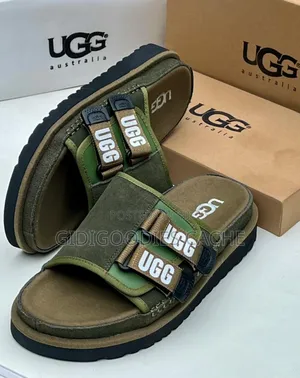 Ugg Men's Trendy Slippers