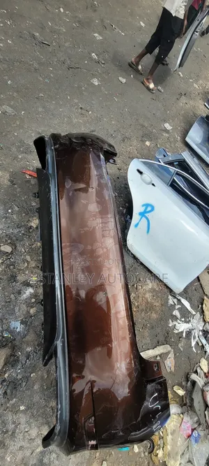 Back Bumper Es 350 2018
