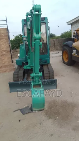 Yanmar B37 Mini Excavator – Compact 3-Ton Performer