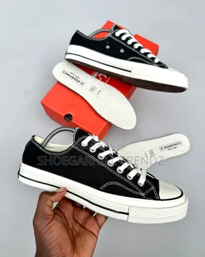 Unisex Converse Chuck Taylor Low