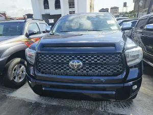 Toyota Tundra Platinum 5.7L V8 4x2 CrewMax 5.6 ft. box 145.7 in. WB