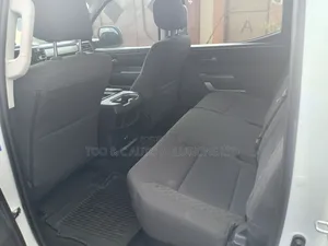 Toyota Tundra 2023 White