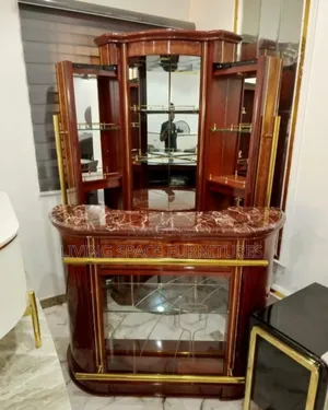 Royal Wine Bar With Front Canter