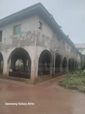 20bdrm Block of Flats in Ethiope East for sale