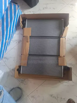 Radiator Range Rover Velar V4