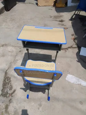 High Quality Adjustable School Desk and Chair Set for Children.