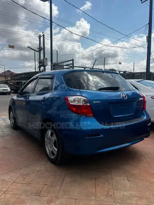 Toyota Matrix Hatchback FWD (1.8L 4cyl 5M) 2010 Blue