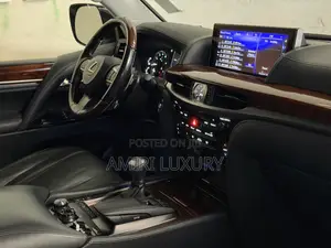 Lexus LX 2018 White