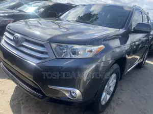 Toyota Highlander Limited 2012 Gray