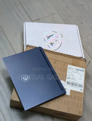 Laptop MSI Stealth 14 Studio A13VF 16GB Intel Core I7 SSD 1T