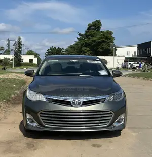 Toyota Avalon XLE Premium 4dr Sedan (3.5L 6cyl 6A) 2014 Green