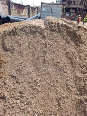 Sharp Sand , Granite,Gutter Sand at Good Rates