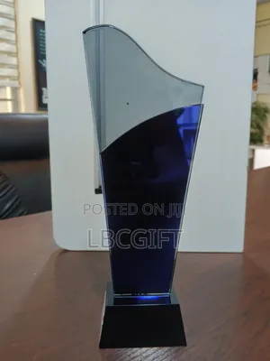 Executive Crystal Award in Blue Touch (Wholesales Only)