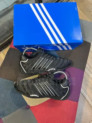 Original Adidas Adiracer Lo Sneakers