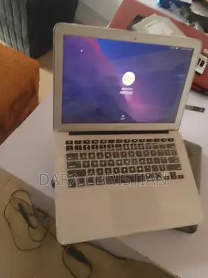 New Laptop Apple MacBook 2015 8GB Intel Core i5 SSD 256GB