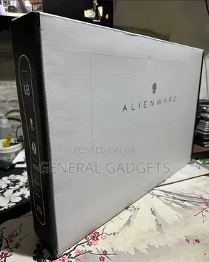 New Laptop Alienware M17x R2 32GB Intel Core I9 SSD 1T