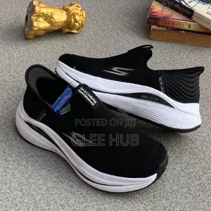 Sketchers Max Cushion Sneakers