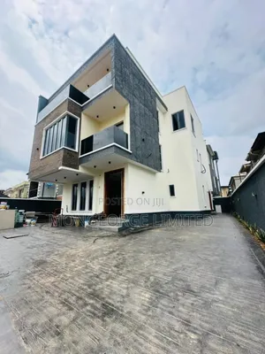 5bdrm Duplex in Ikeja for sale