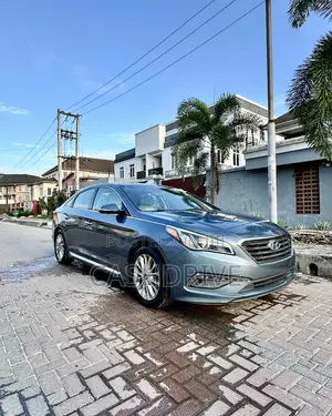 Hyundai Sonata Limited w/Brown Leather 4dr Sedan (2.4L 4cyl 6A) 2015