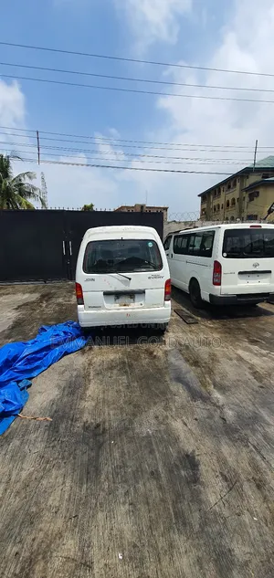 Suzuki APV Minibus 2009 White