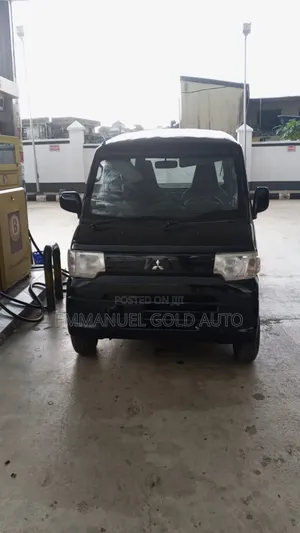 Mitsubishi Delica 2010 White