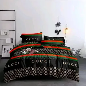 Gucci 7 by 7 Duvet With Bed Spread and 4 Pillows