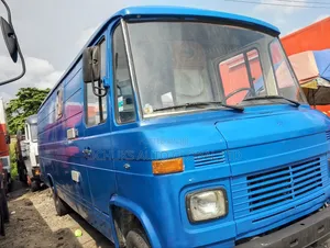 Mercedes-Benz Tourismo 2002 Blue