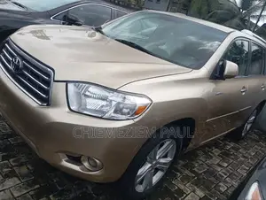 Toyota Highlander Limited 2010 Gold