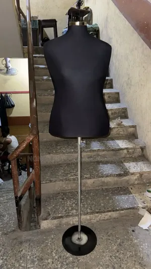 Size 10 Female Black Bodyform With Round Flat Base
