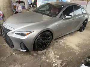 Lexus IS 300h 4WD 2021 Gray