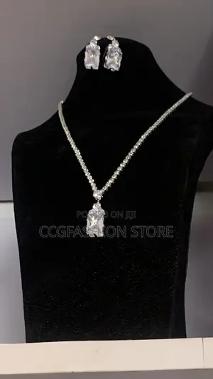 Ladies Silver Necklace Set