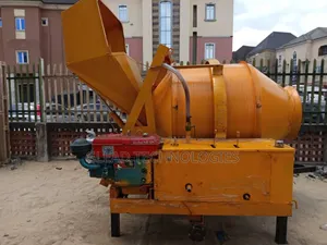 Self Loading Concrete Mixer