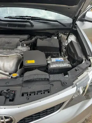 Toyota Camry SE 4dr Sedan (2.5L 4cyl 6A) 2014 Silver
