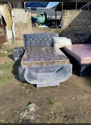 Short Head Upholstery Bedframe 4by6