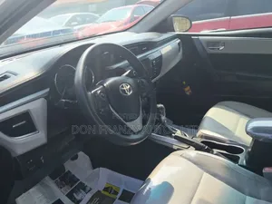 Toyota Corolla LE 4dr Sedan (1.8L 4cyl CVT) 2016 Silver