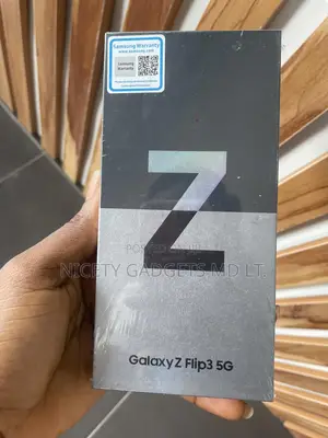 New Samsung Galaxy Z Flip 3 128 GB Black