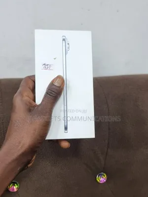 New Apple iPhone Air 256 GB Silver