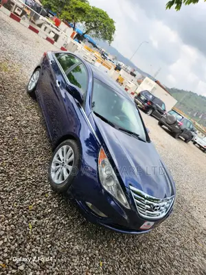 Hyundai Sonata GLS Sedan FWD (2.4L 4cyl 6A) 2013 Blue