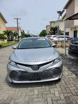 Toyota Camry XLE (2.5L 4cyl 8A) 2019 Silver