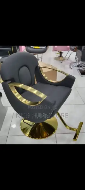 Quality Saloon Chiar