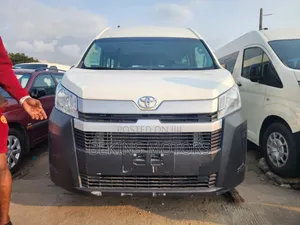Toyota HiAce 2022 Silver