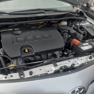 Toyota Corolla LE 4dr Sedan (1.8L 4cyl 4A) 2013 Silver